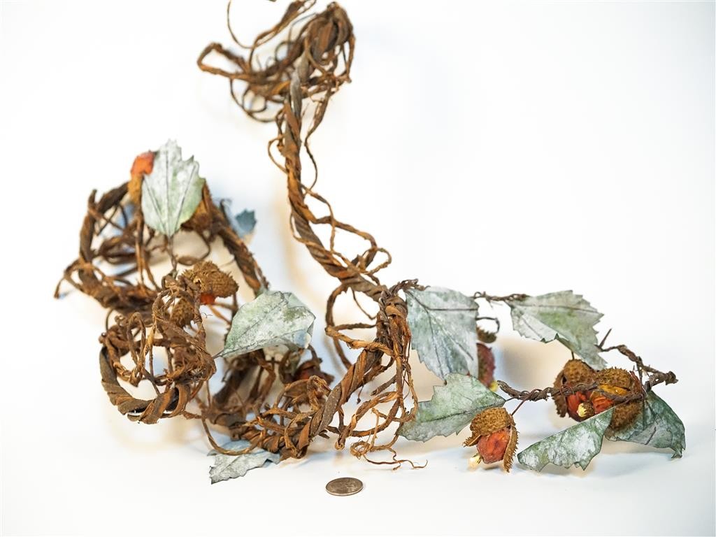 Garland Brown Pomergranate w/Leaf