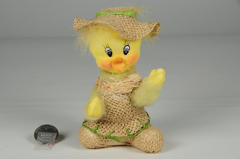 Duck Yellow Flocked w/Hat & Bskt Sitting