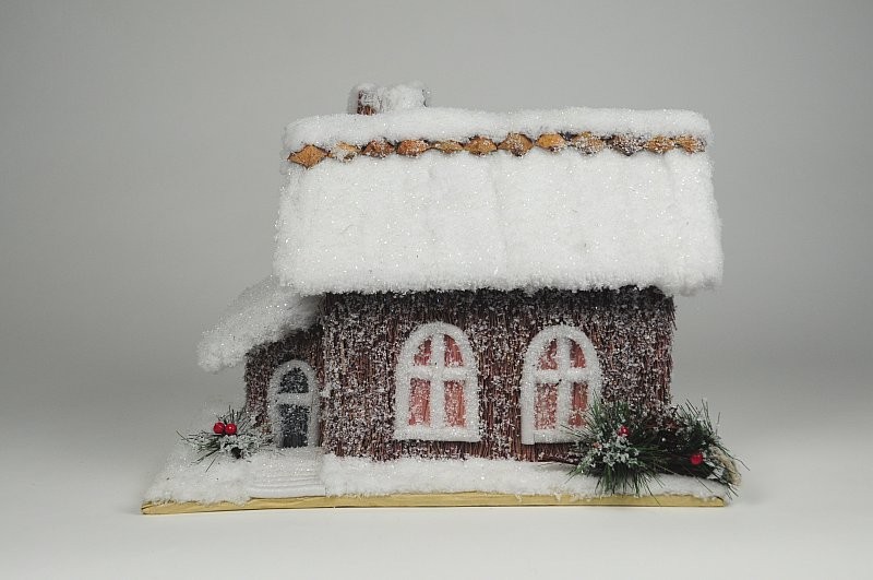 House Snow Nat. Cone Chip Roof w/2 Windows 13"x8"x9"H